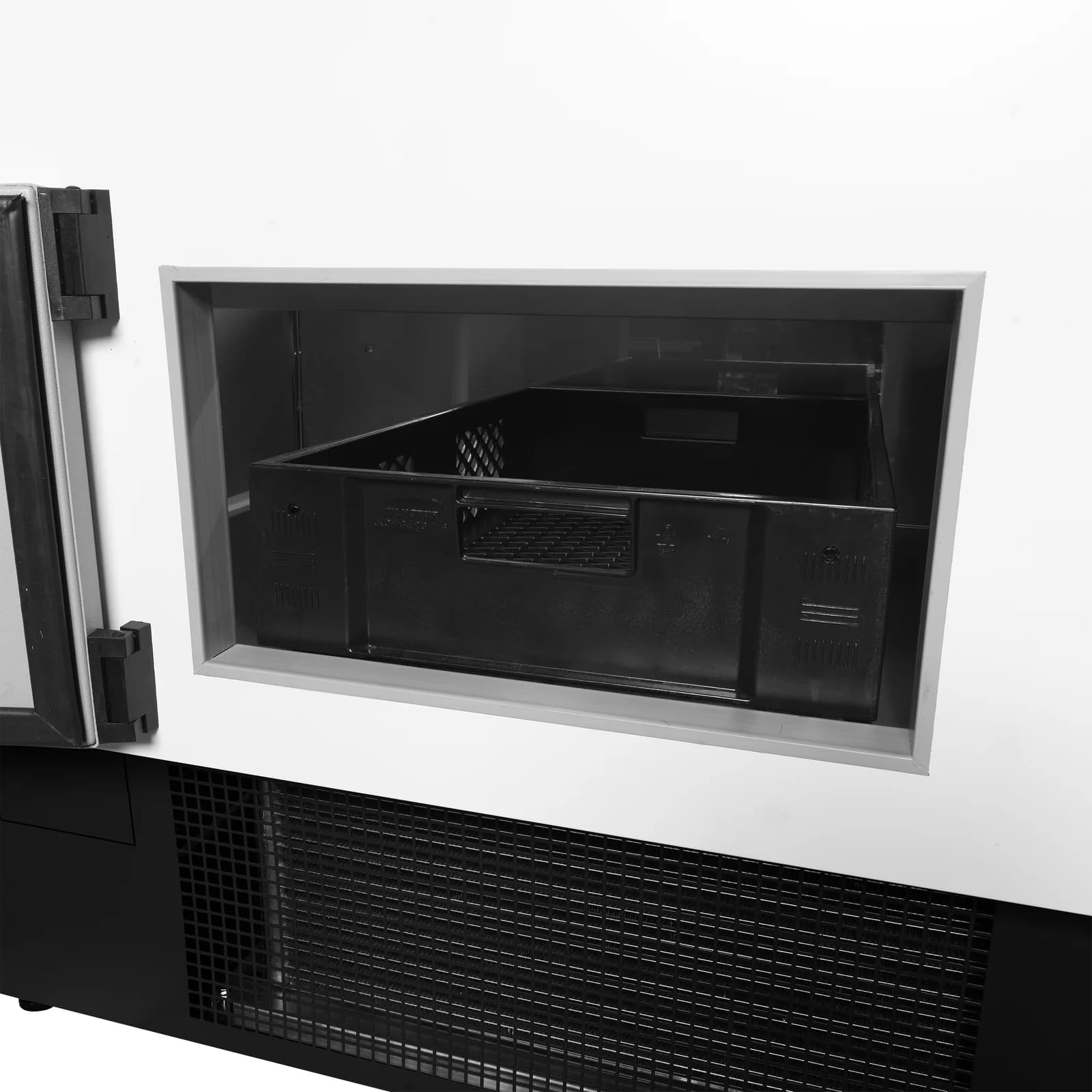 Vitrină frigorifică cu servire asistată TEFCOLD SOCA25090B, 654 l, negru RAL9005