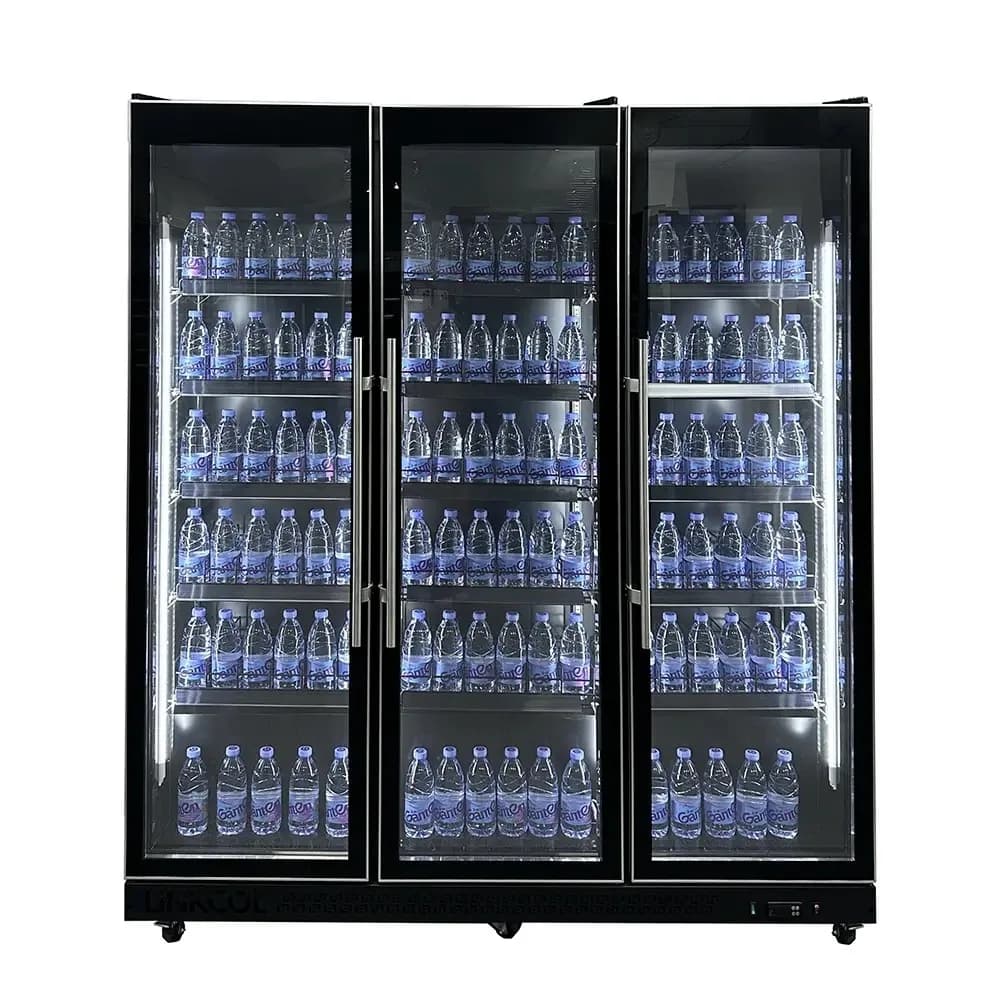 Vitrina in spatiu comercial