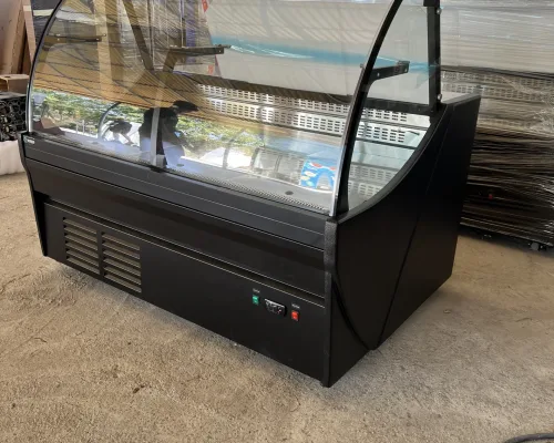 vitrina frigorifica mezeluri cu geam semirotund